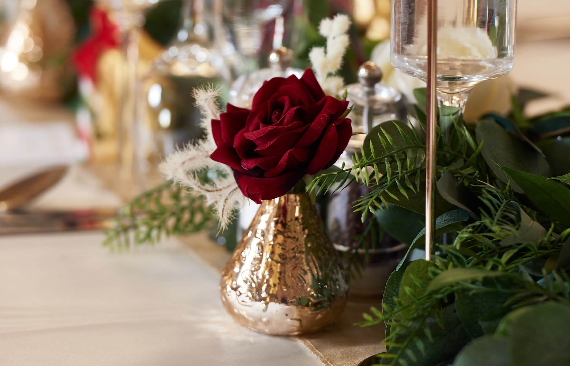 Mercury Gold Vase – Elegant Vintage Style for Floral Displays - Image 6