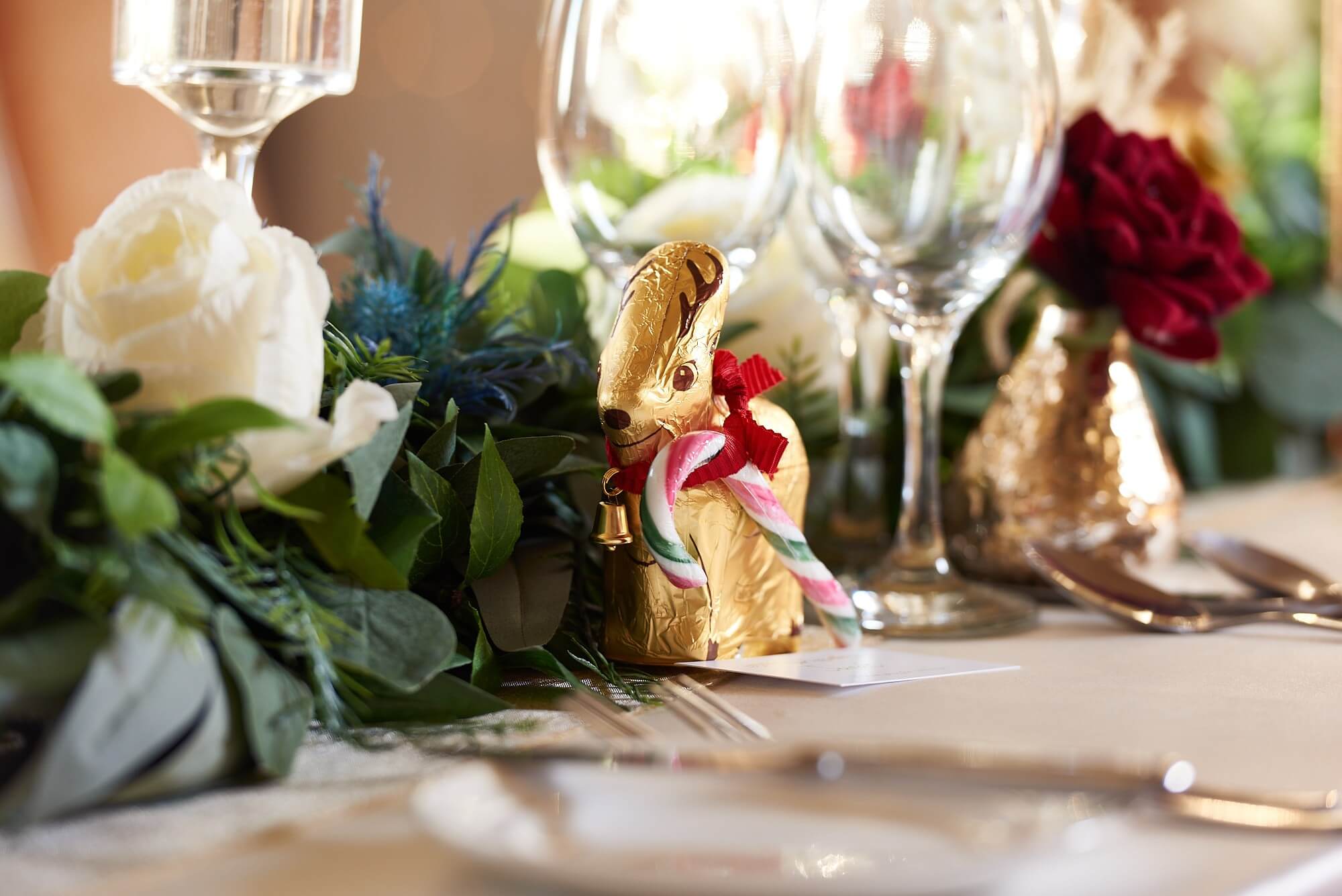 Mercury Gold Vase – Elegant Vintage Style for Floral Displays - Image 9