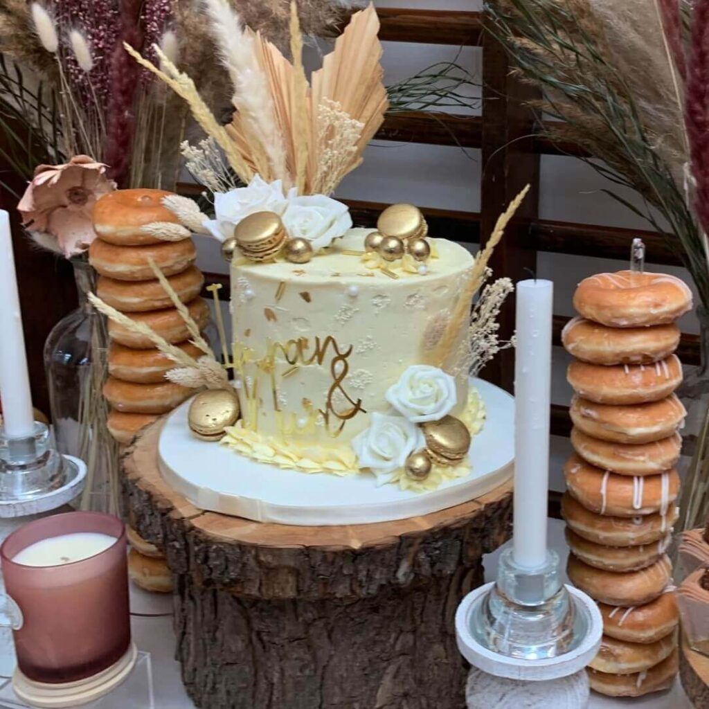 log slices 25cm used as a cake display base