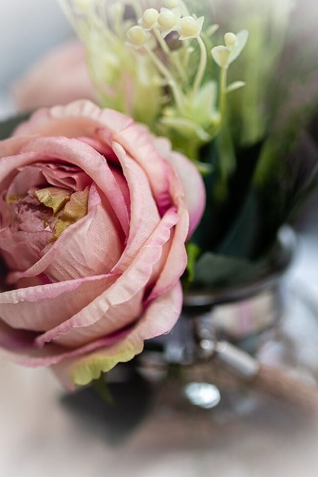 jute rope vase close-up showing jute wrap and handle