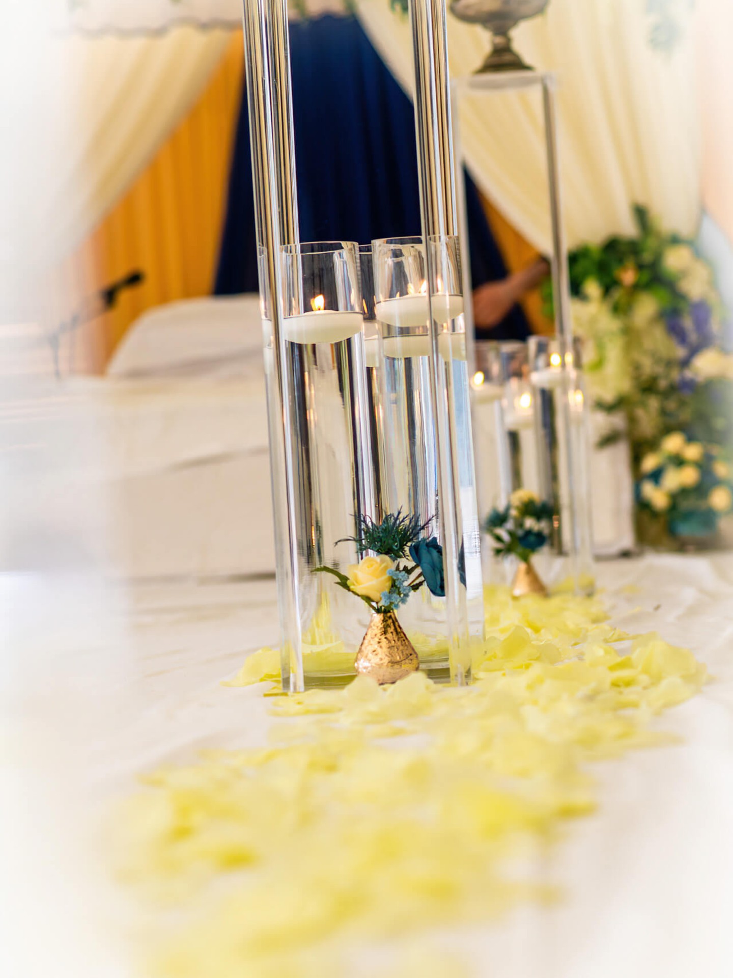 Clear 1m Acrylic Plinth for Stylish Displays and Centrepieces