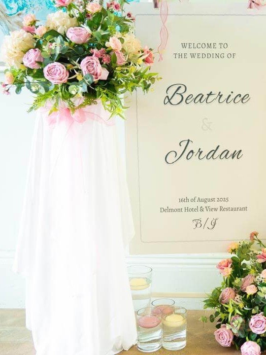 Clear 1m Acrylic Plinth for Stylish Displays and Centrepieces - Image 4