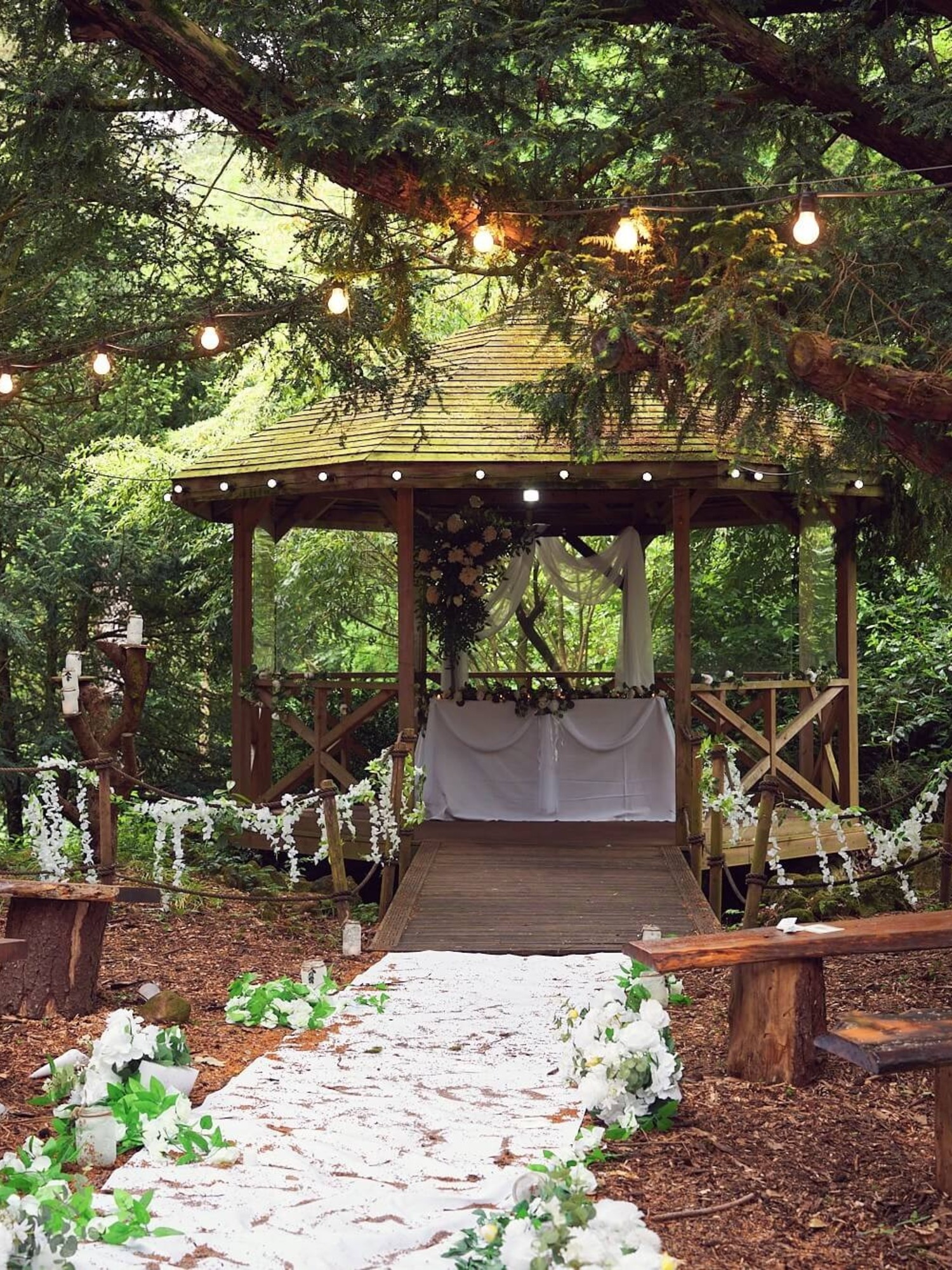 Wedding lights hire with festoon bulbs over the dance floor